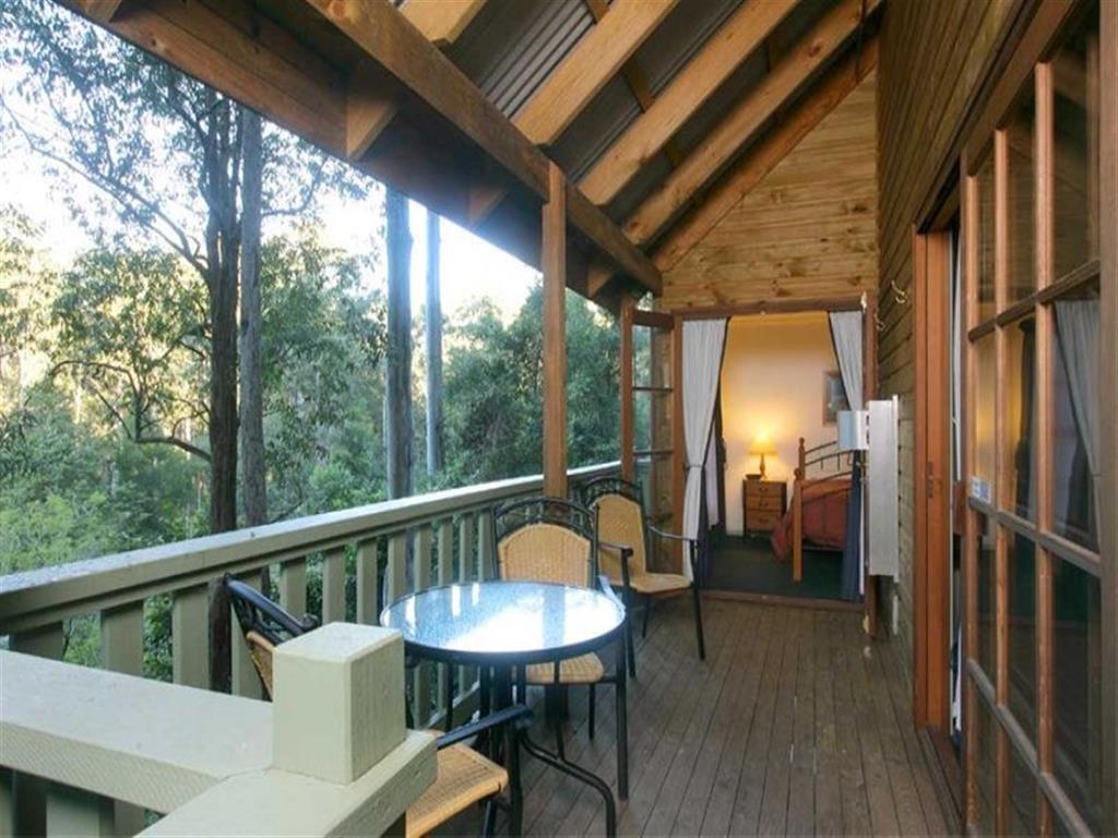Barrington Wilderness Cedar Lodge Upper Allyn Exterior photo